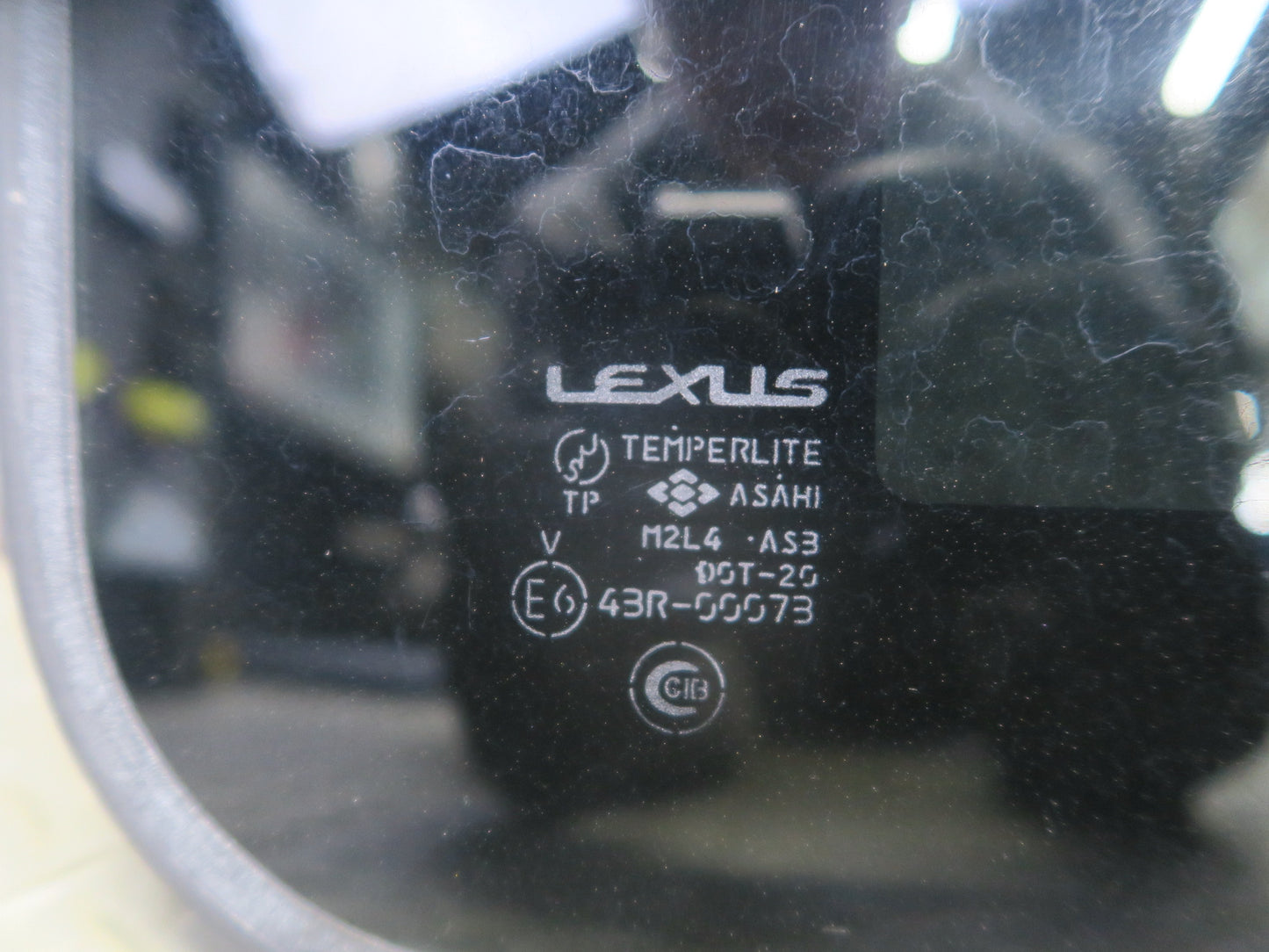 01-05 Lexus JCE10L IS300 Sunroof Moonroof Glass Window Panel OEM