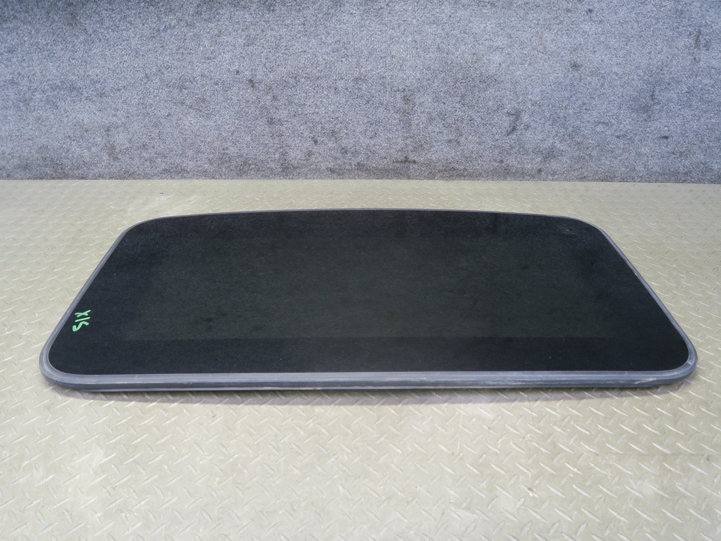 01-05 Lexus JCE10L IS300 Sunroof Moonroof Glass Window Panel OEM