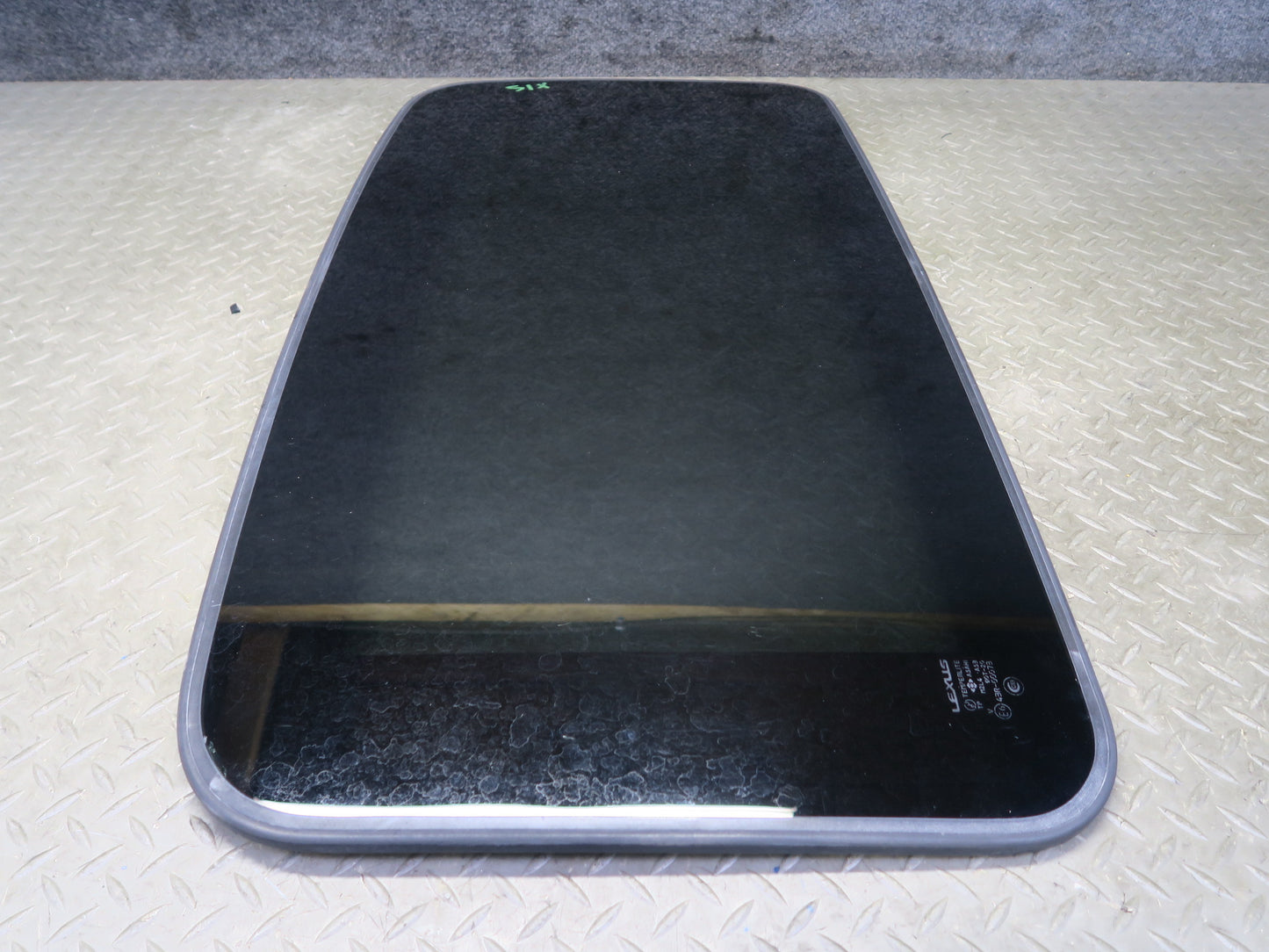 01-05 Lexus JCE10L IS300 Sunroof Moonroof Glass Window Panel OEM