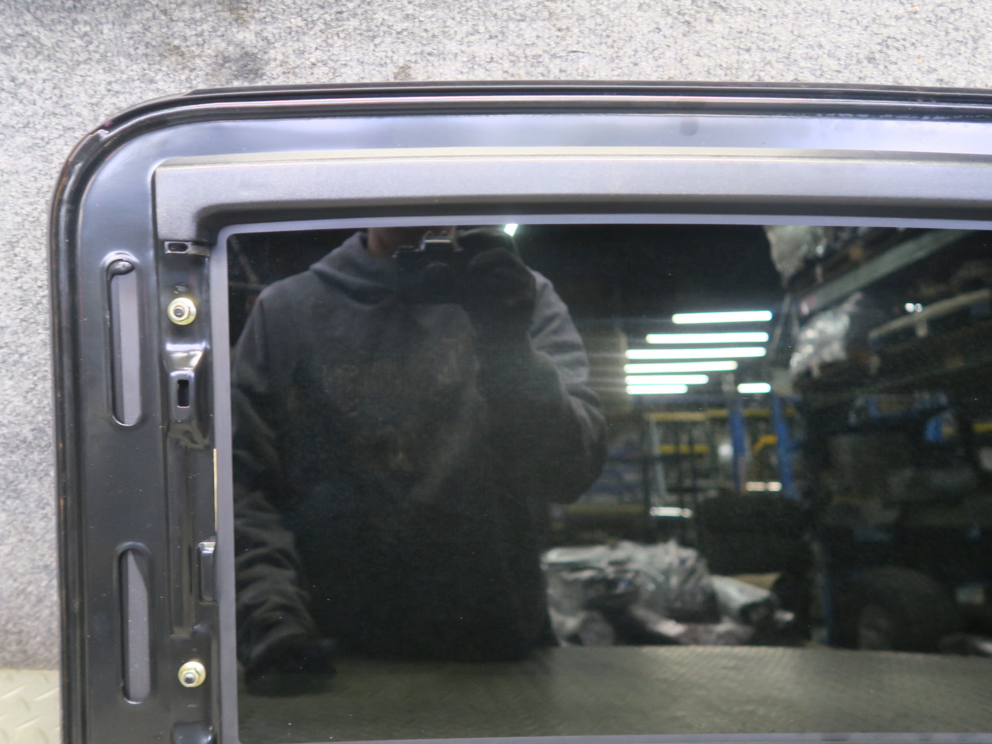 01-05 Lexus JCE10L IS300 Sunroof Moonroof Glass Window Panel OEM