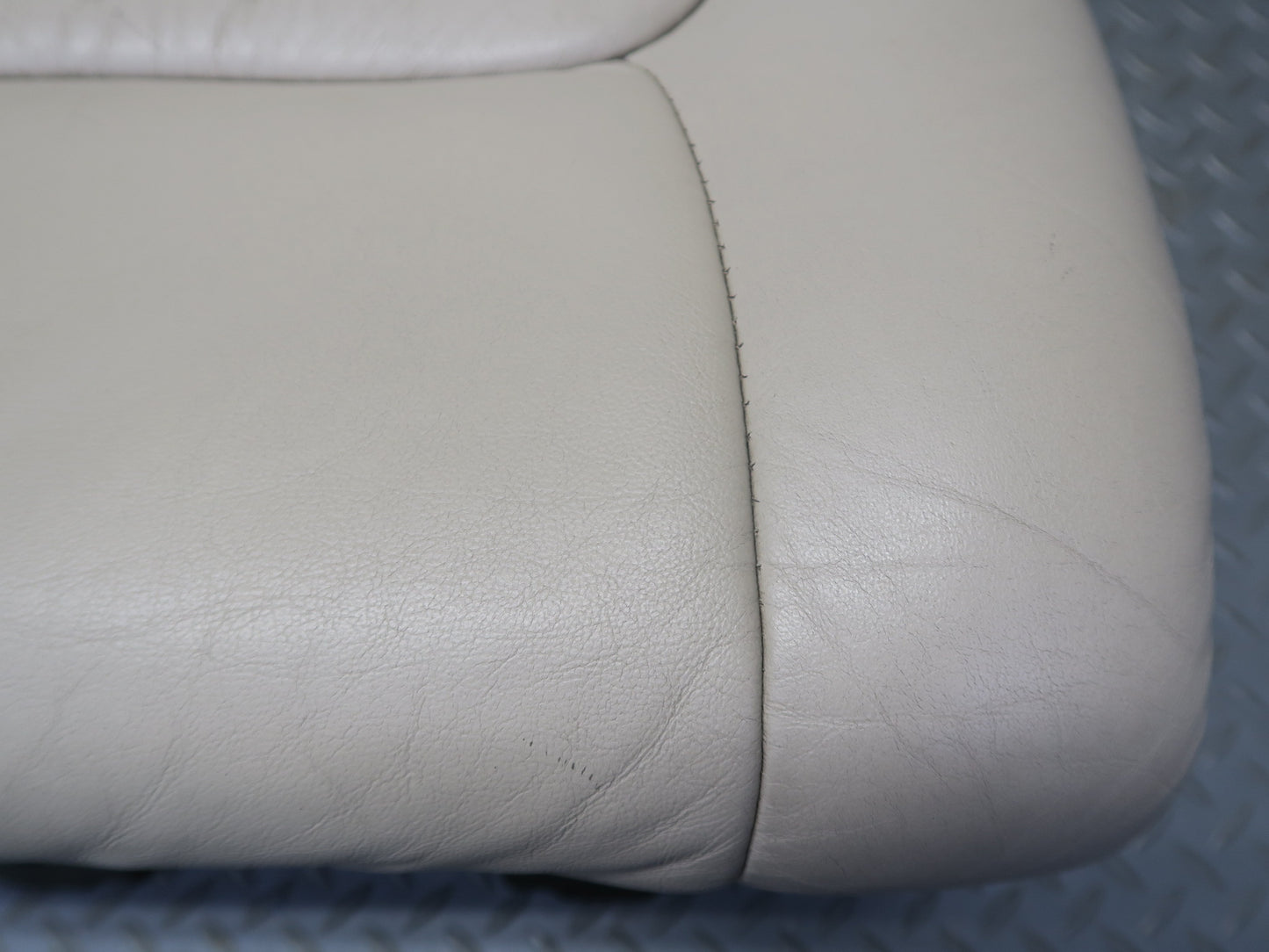 2006-2007 Lexus UZJ100L LX470 Rear Right Second 2ND ROW Leather Seat