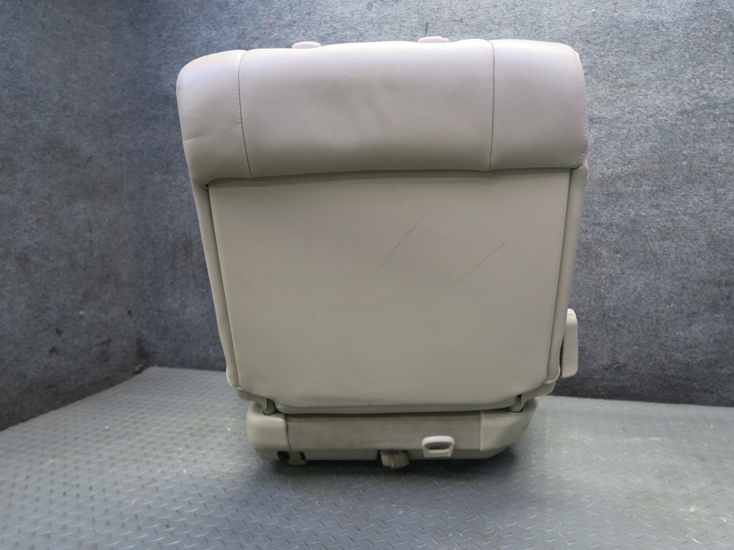 2006-2007 Lexus UZJ100L LX470 Rear Right Second 2ND ROW Leather Seat