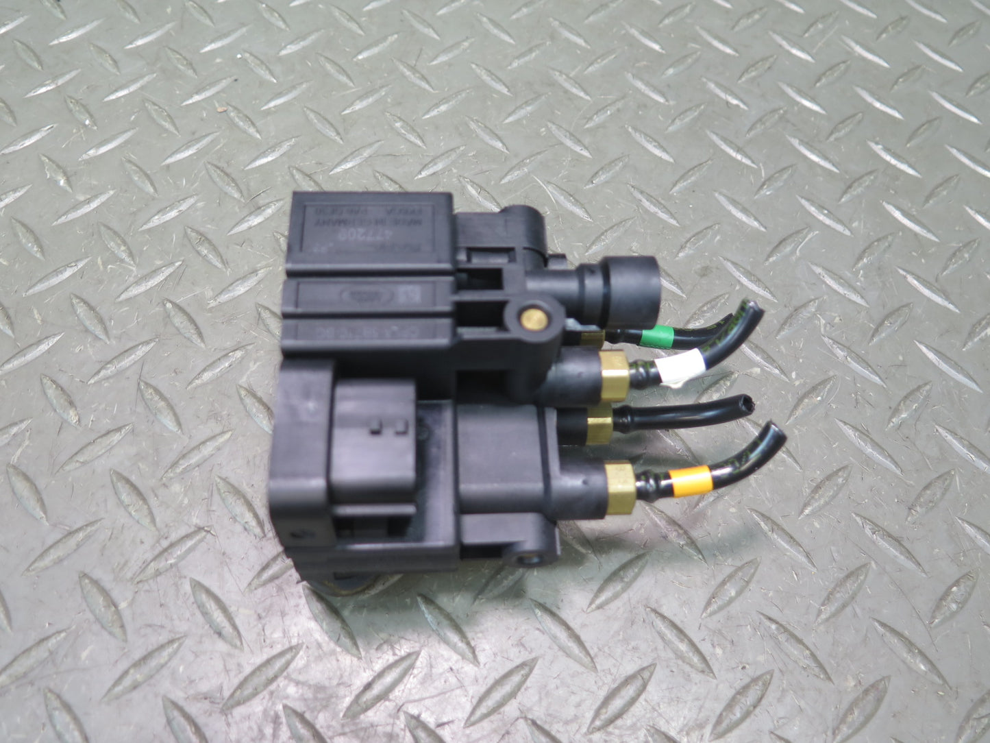 14-17 Range Rover Sport L494 Front Air Suspension Relief Valve Block Solenoid