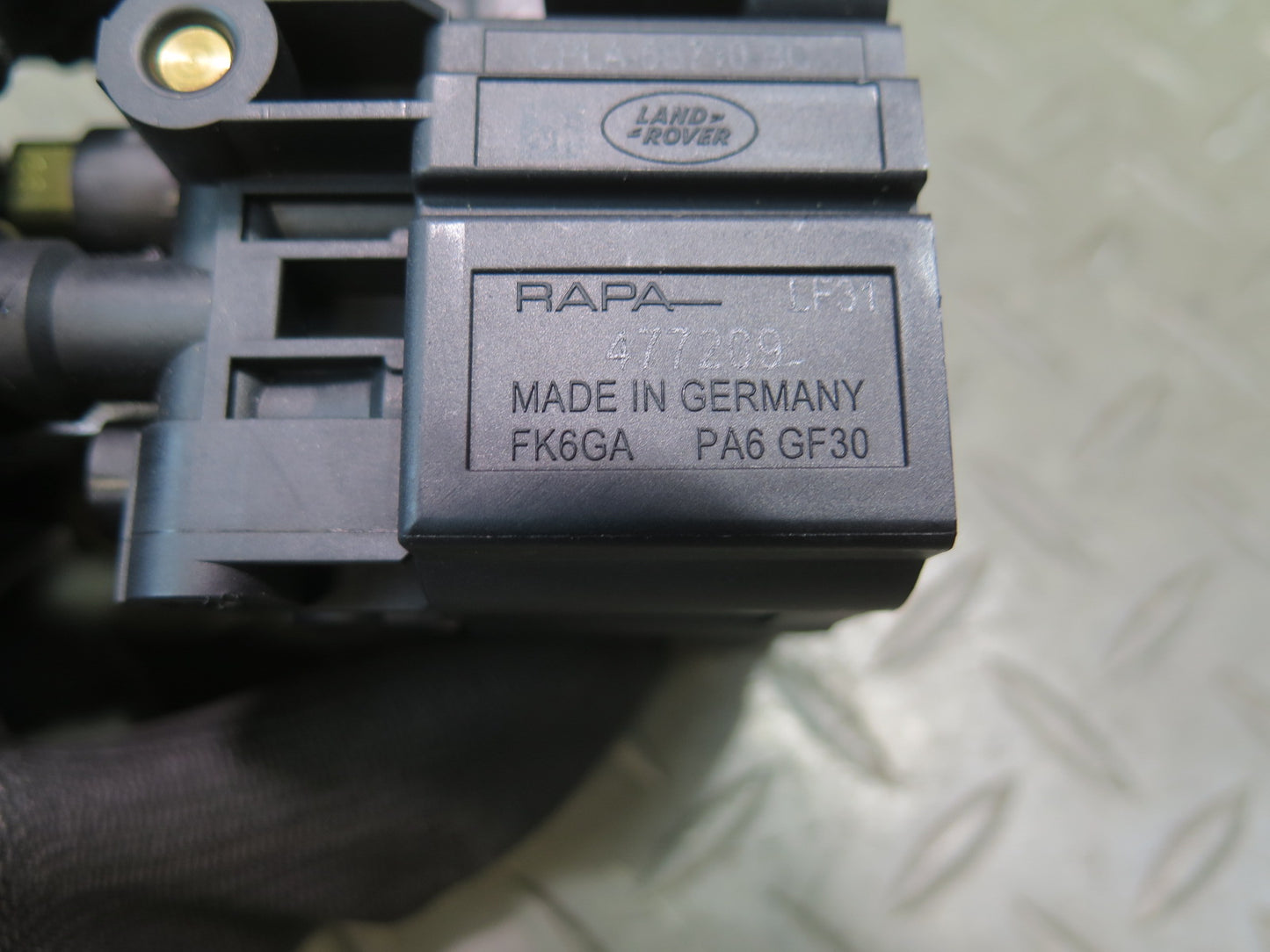 14-17 Range Rover Sport L494 Front Air Suspension Relief Valve Block Solenoid