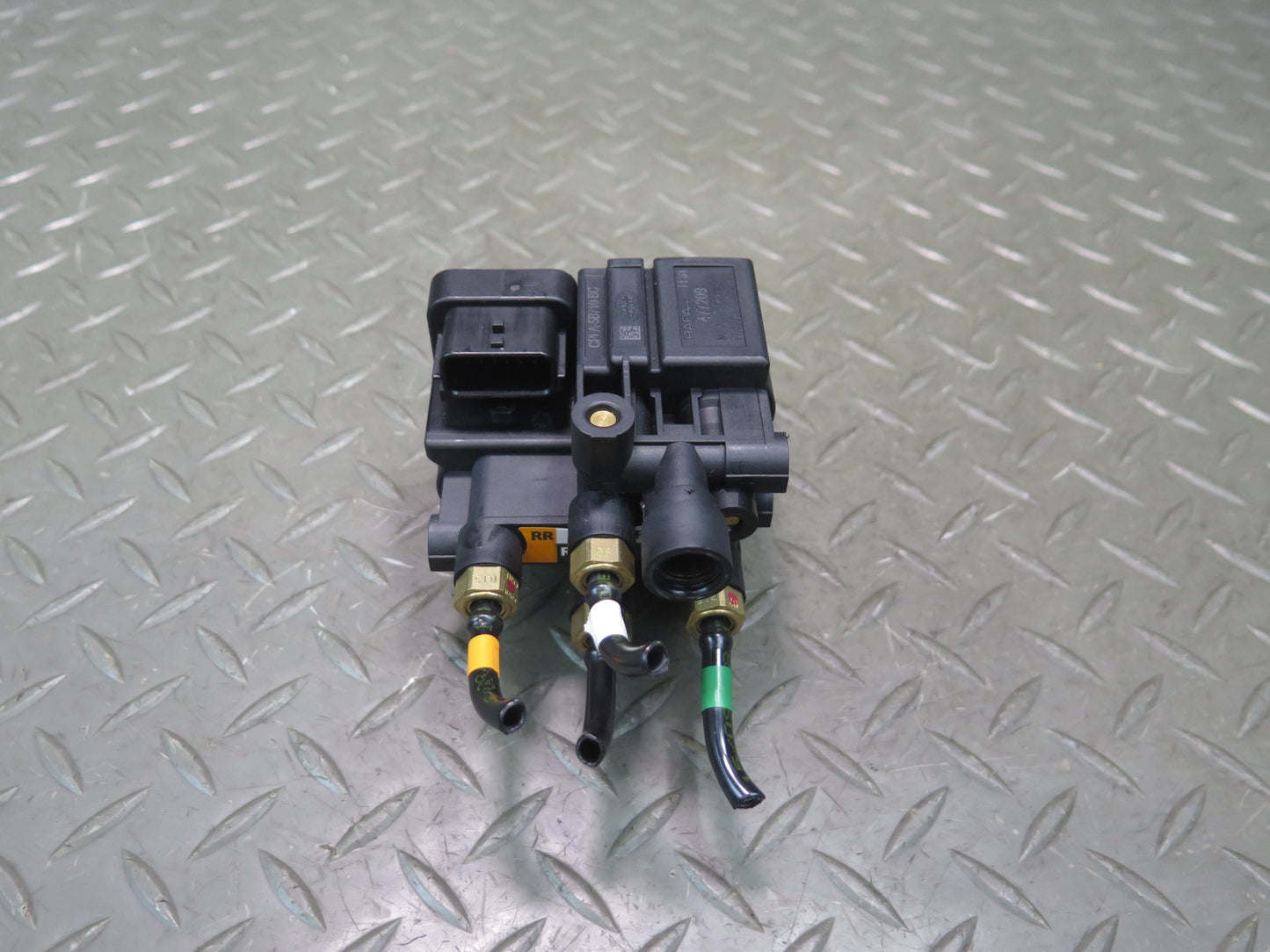 14-17 Range Rover Sport L494 Front Air Suspension Relief Valve Block Solenoid