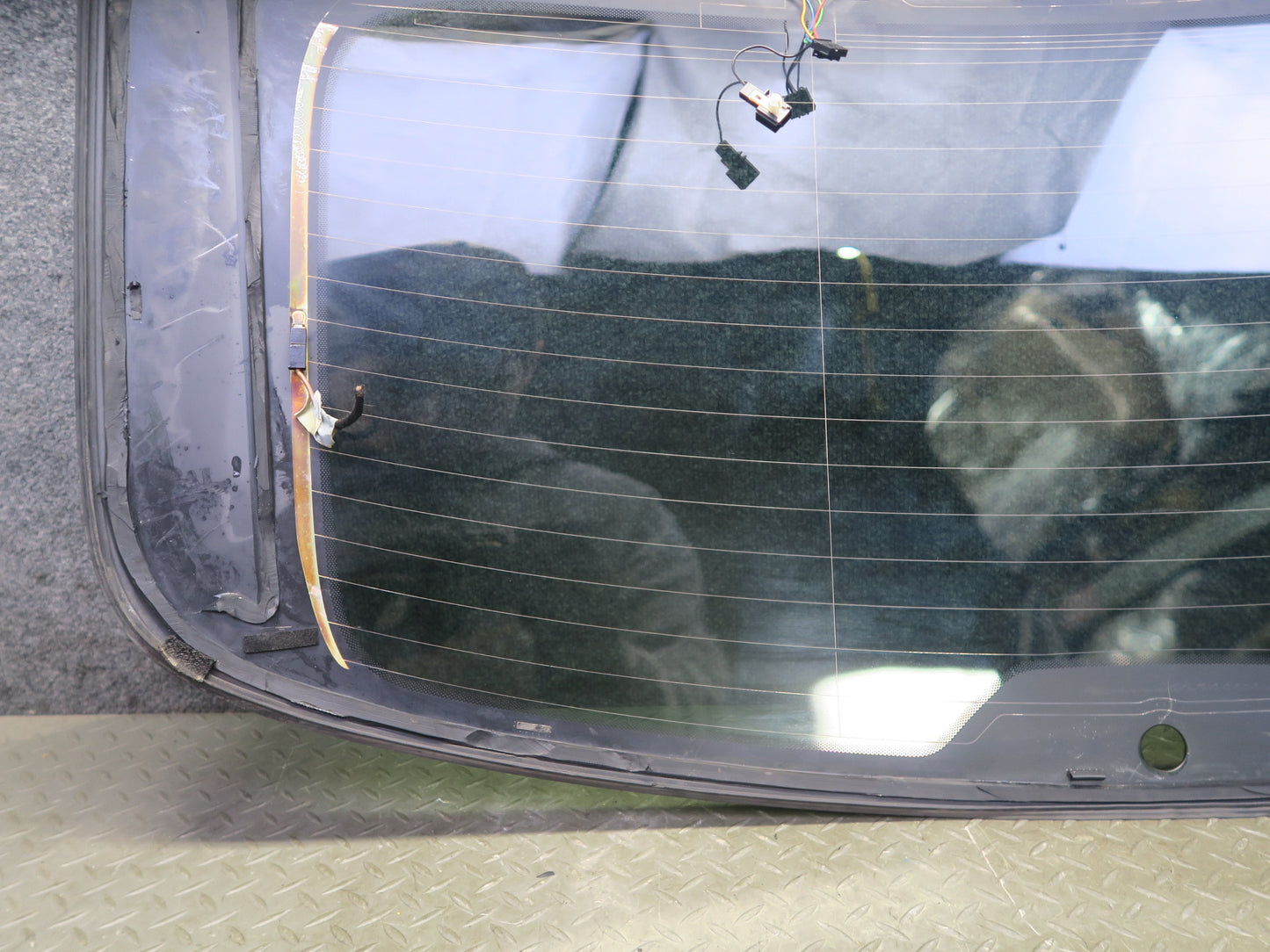 2011-2018 Porsche Cayenne 958 Rear Trunk Liftgate Tailgate Heated Glass Window
