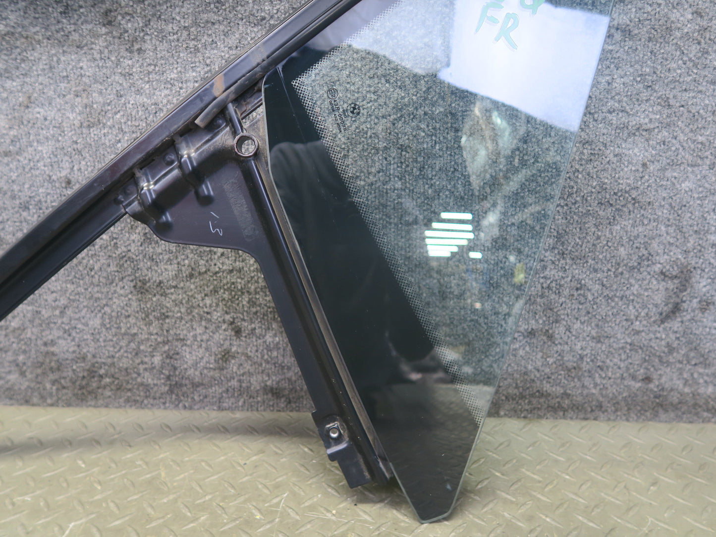 96-02 BMW E36/7 Z3 Roadster Front Right Door Fixed Glass Window OEM