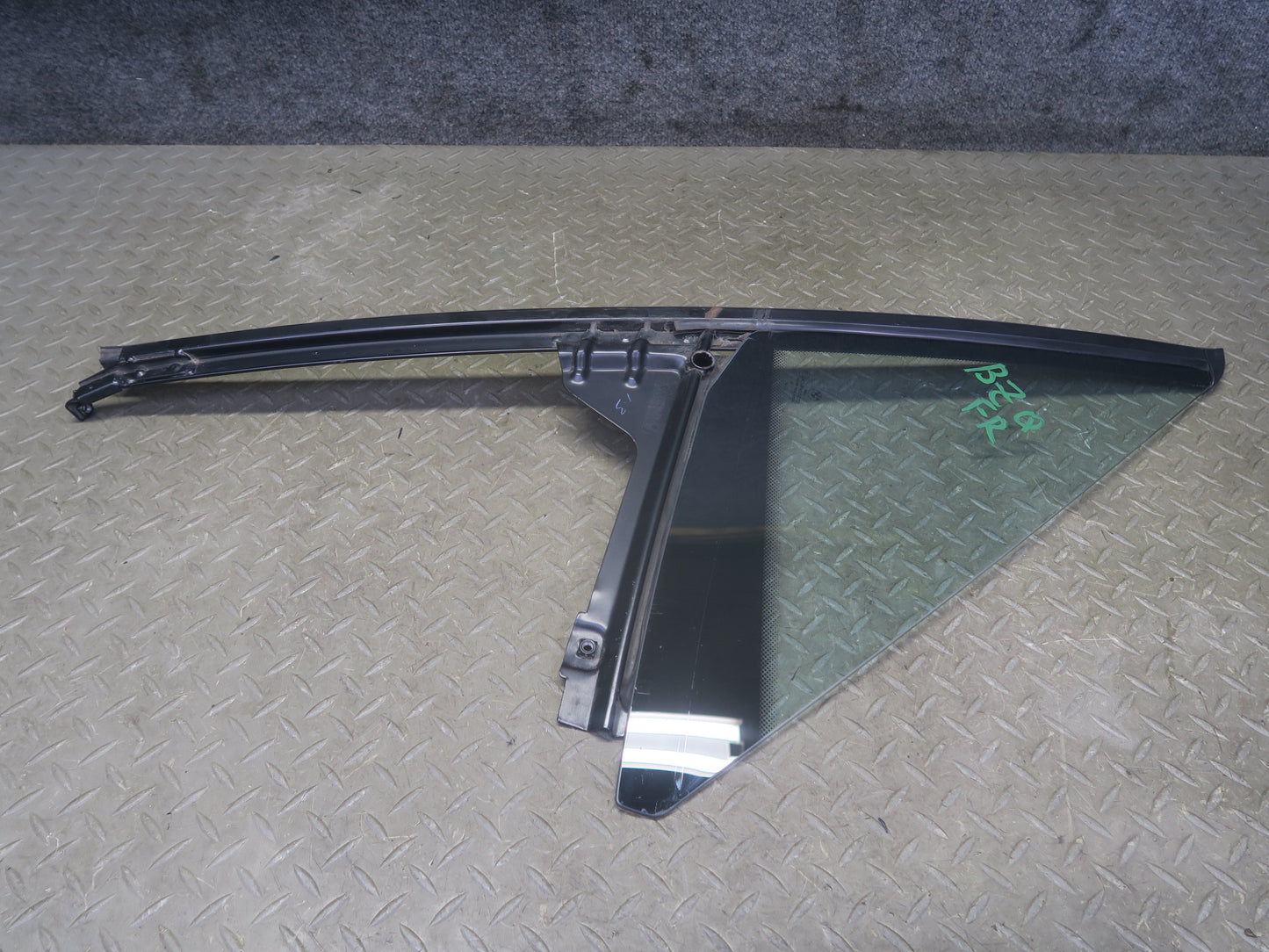 96-02 BMW E36/7 Z3 Roadster Front Right Door Fixed Glass Window OEM