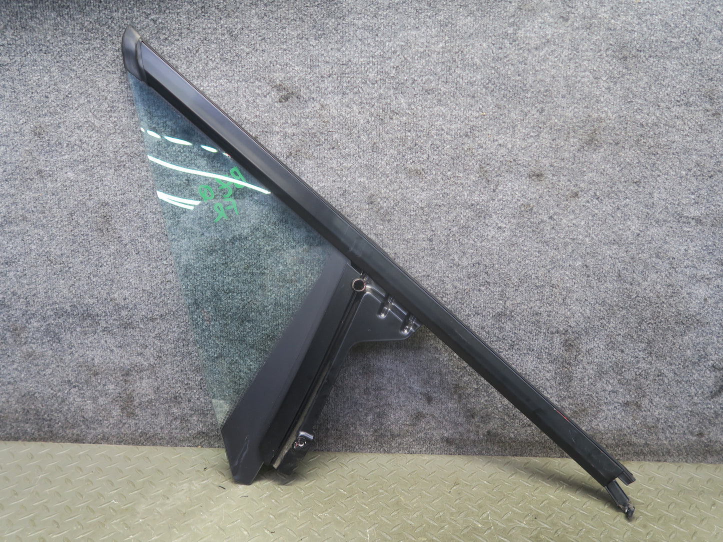 96-02 BMW E36/7 Z3 Roadster Front Right Door Fixed Glass Window OEM