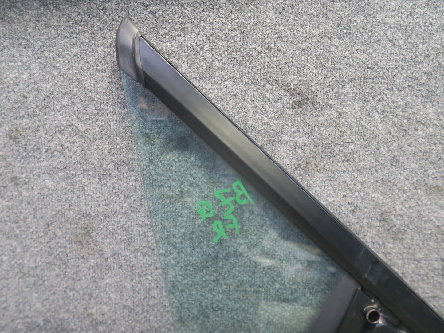 96-02 BMW E36/7 Z3 Roadster Front Right Door Fixed Glass Window OEM