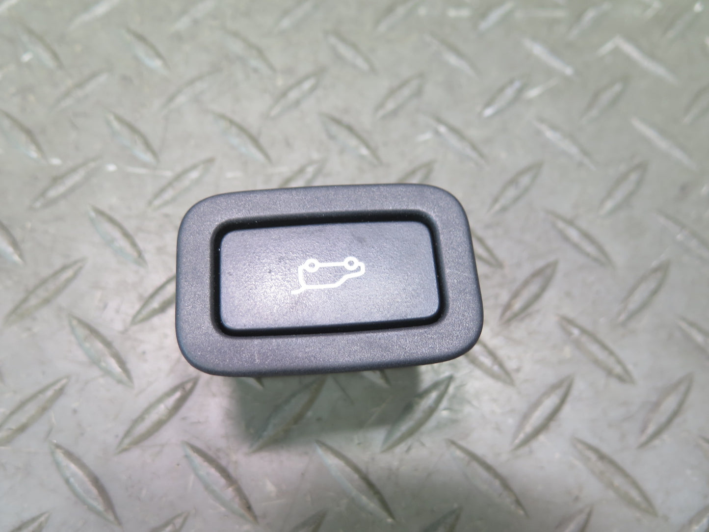 14-17 Range Rover Sport L494 Rear Trunk Tailgate Liftgate Open Release Switch