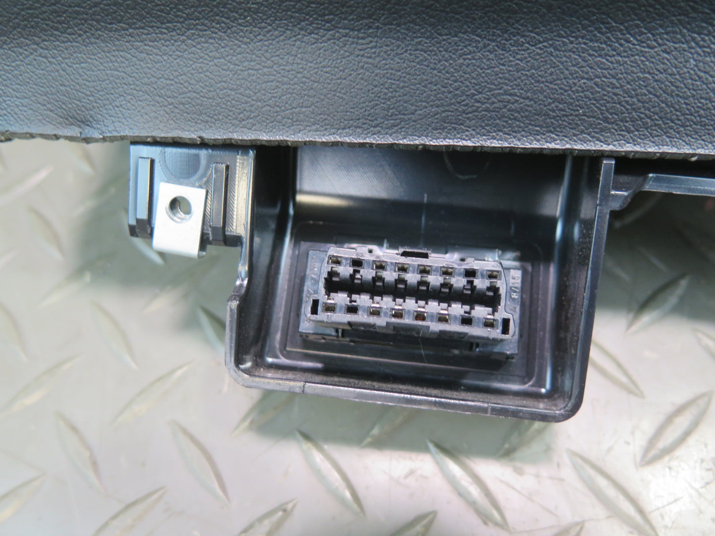 2014-2017 Range Rover Sport L494 Dash Front Left Lower Knee Trim Panel