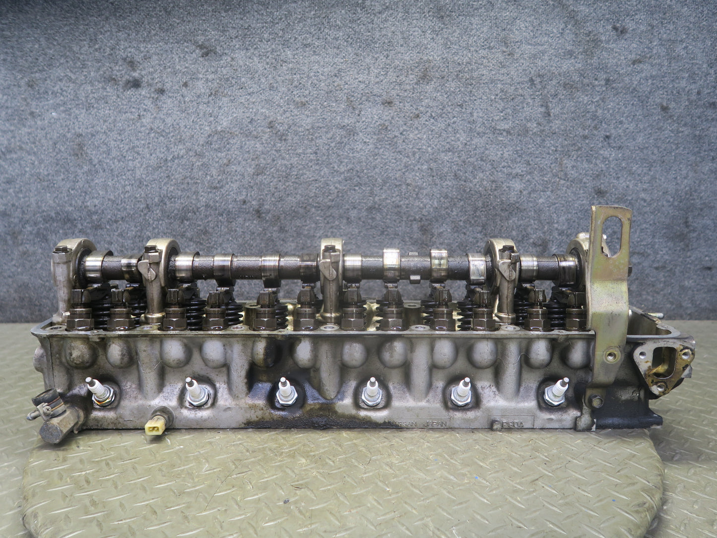 82-83 Datsun 280ZX 2.8L L28ET Turbo Engine Cylinder Head w Camshaft 80K OEM