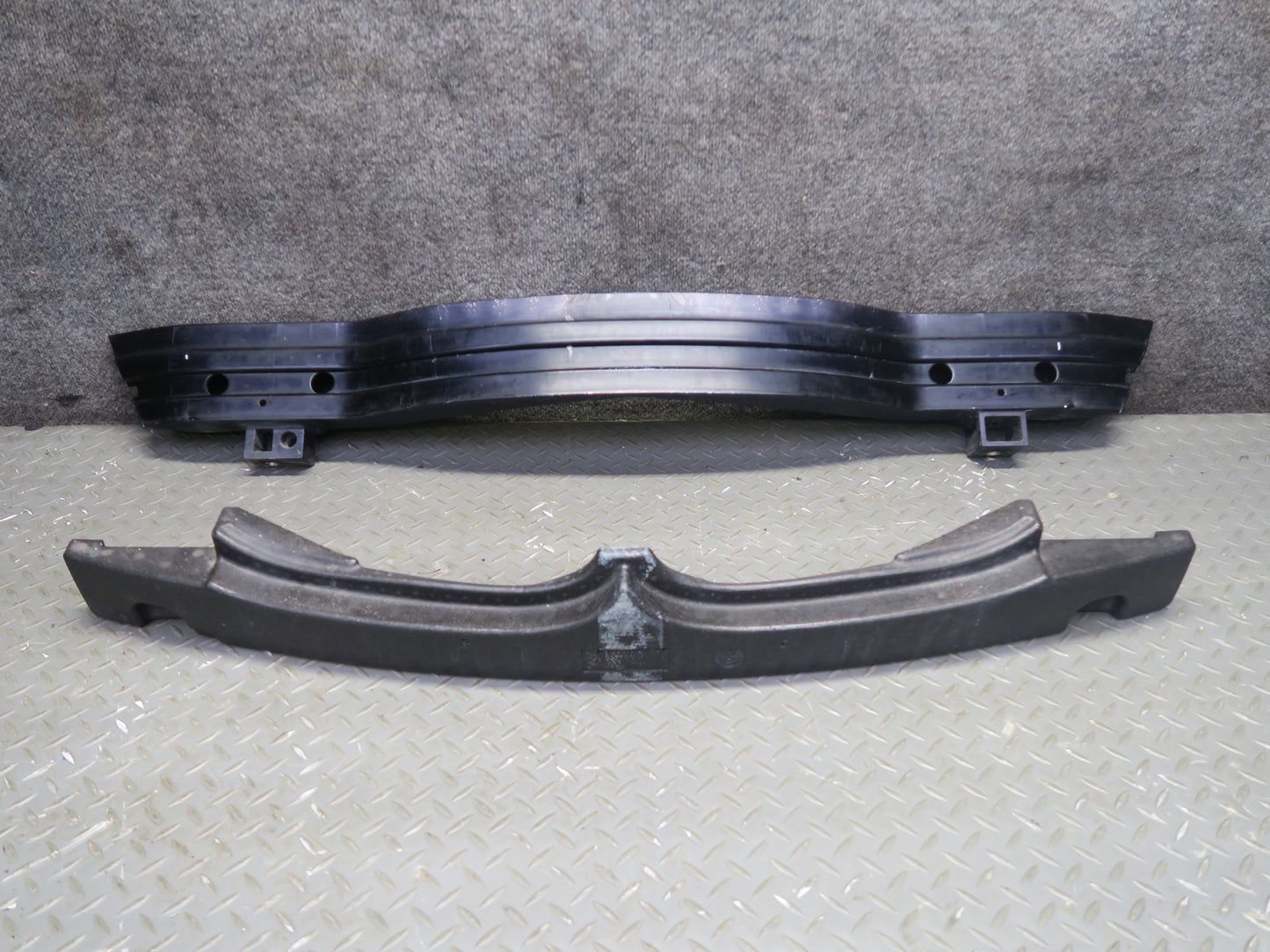 03-08 BMW E86 E85 Z4 Front Bumper Reinforcement Impact Bar w Foam 7016055 OEM