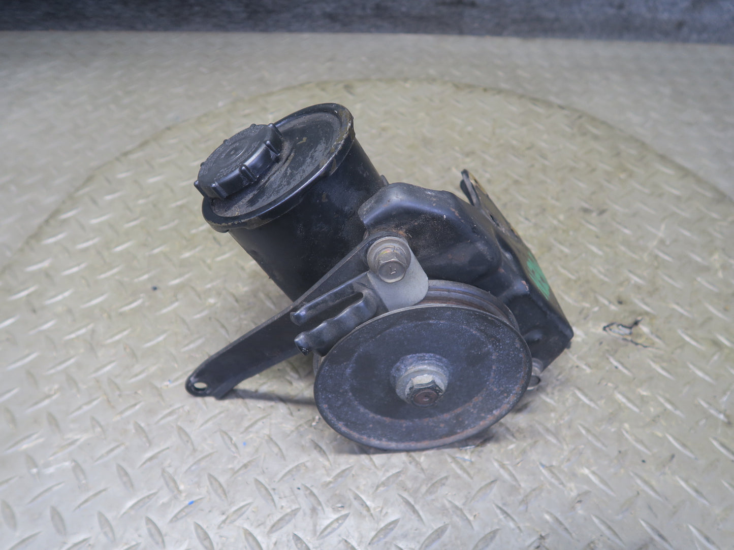 82-83 Datsun 280ZX 2.8L L28ET Turbo Power Steering Pump w Pulley 80K Miles OEM