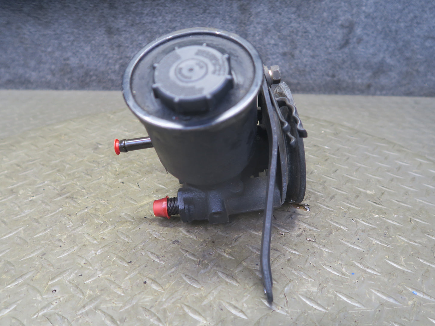 82-83 Datsun 280ZX 2.8L L28ET Turbo Power Steering Pump w Pulley 80K Miles OEM