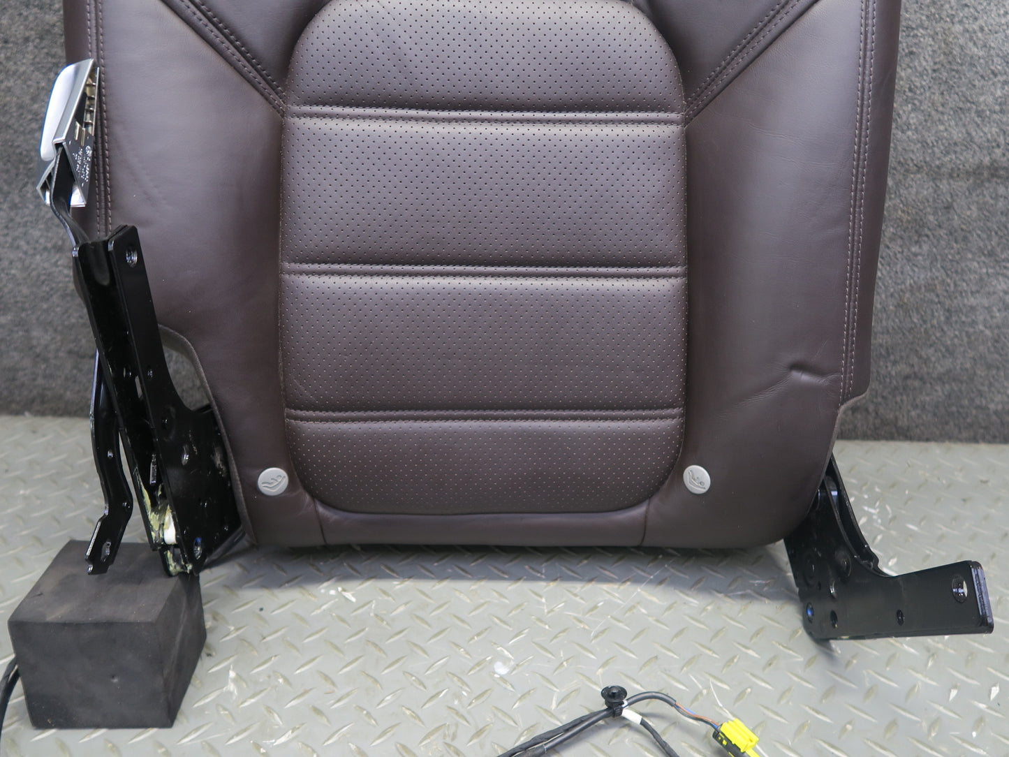 11-18 Porsche Cayenne 958 Turbo Rear Right Seat Upper Heated Leather Cushion