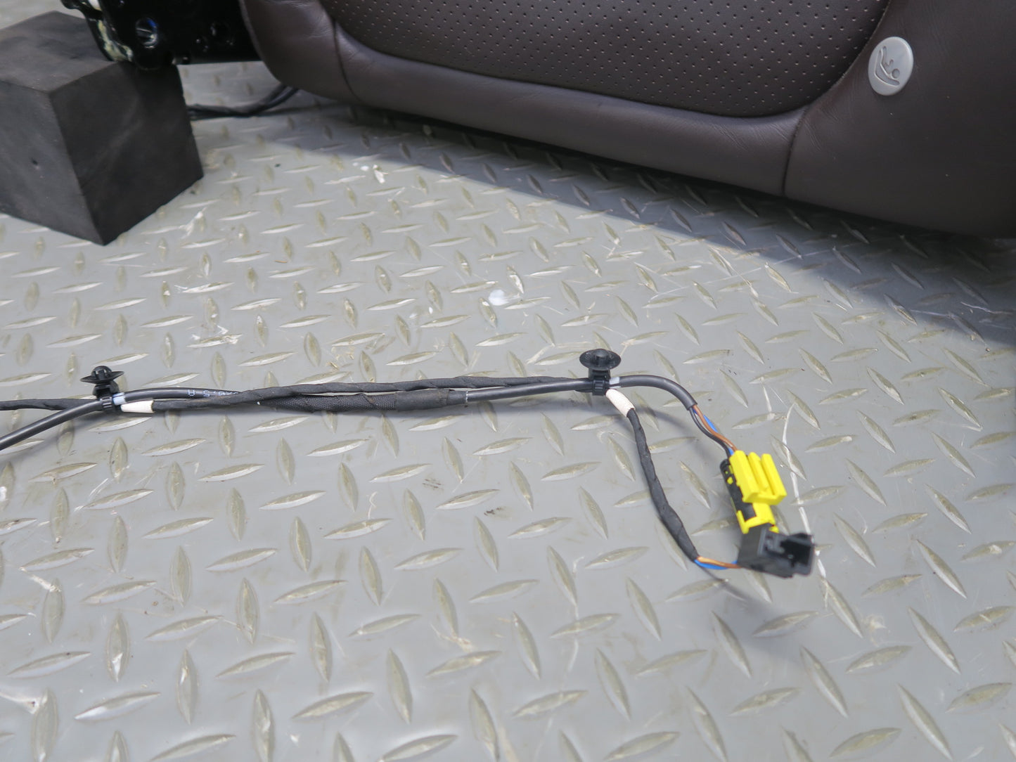 11-18 Porsche Cayenne 958 Turbo Rear Right Seat Upper Heated Leather Cushion