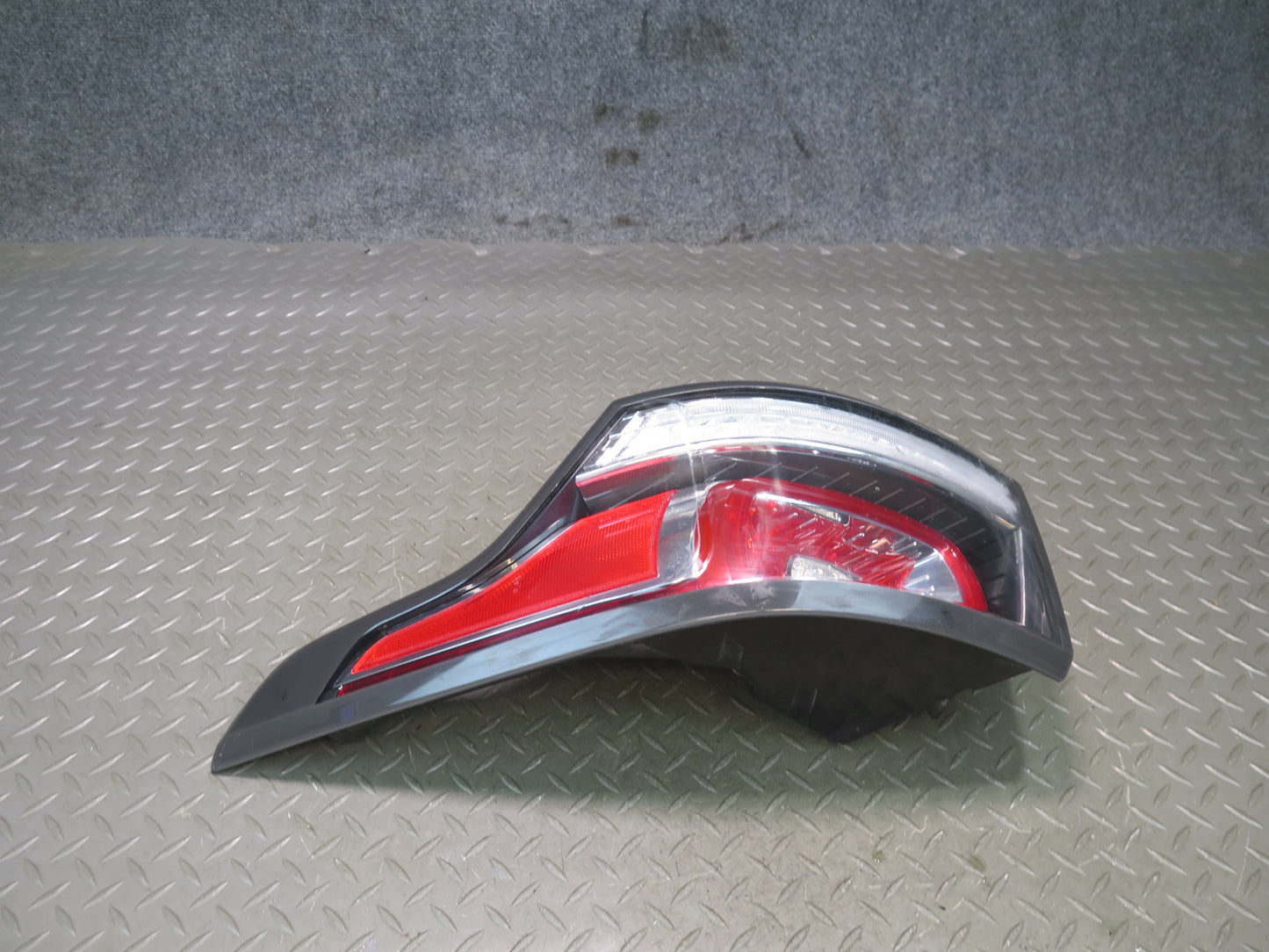 2014-2017 Range Rover Sport L494 Rear Right Tail Light Lamp DK62-13404-BA