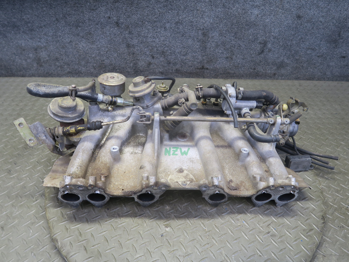 82-83 Datsun S130 280ZX Turbo Engine Intake Manifold Assemly OEM