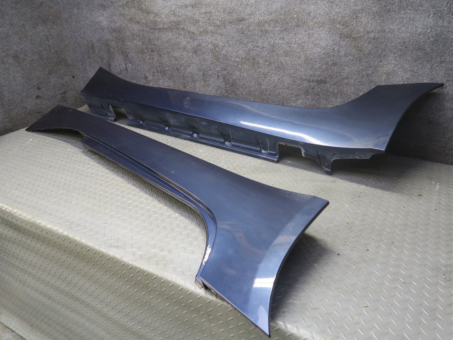 03-08 BMW E85 Z4 Set of 2 Left & Right Side Skirt Rocker Panel Molding OEM