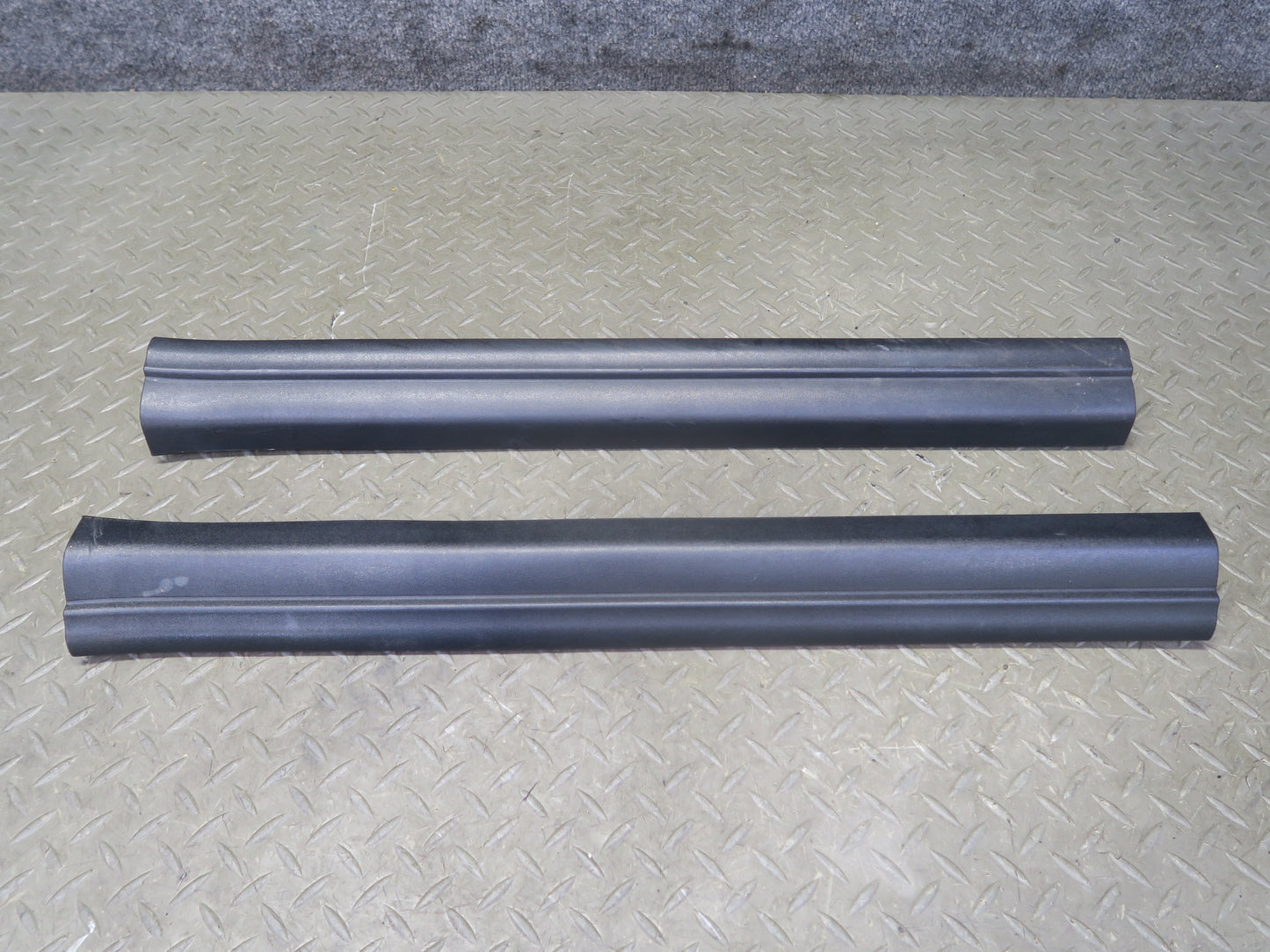 03-08 BMW E85 Z4 Left & Right Inner Door Scuff Sill Plate Trim Cover Set OEM
