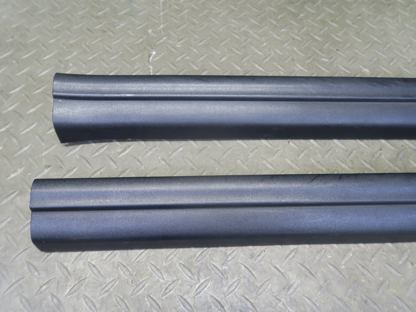 03-08 BMW E85 Z4 Left & Right Inner Door Scuff Sill Plate Trim Cover Set OEM