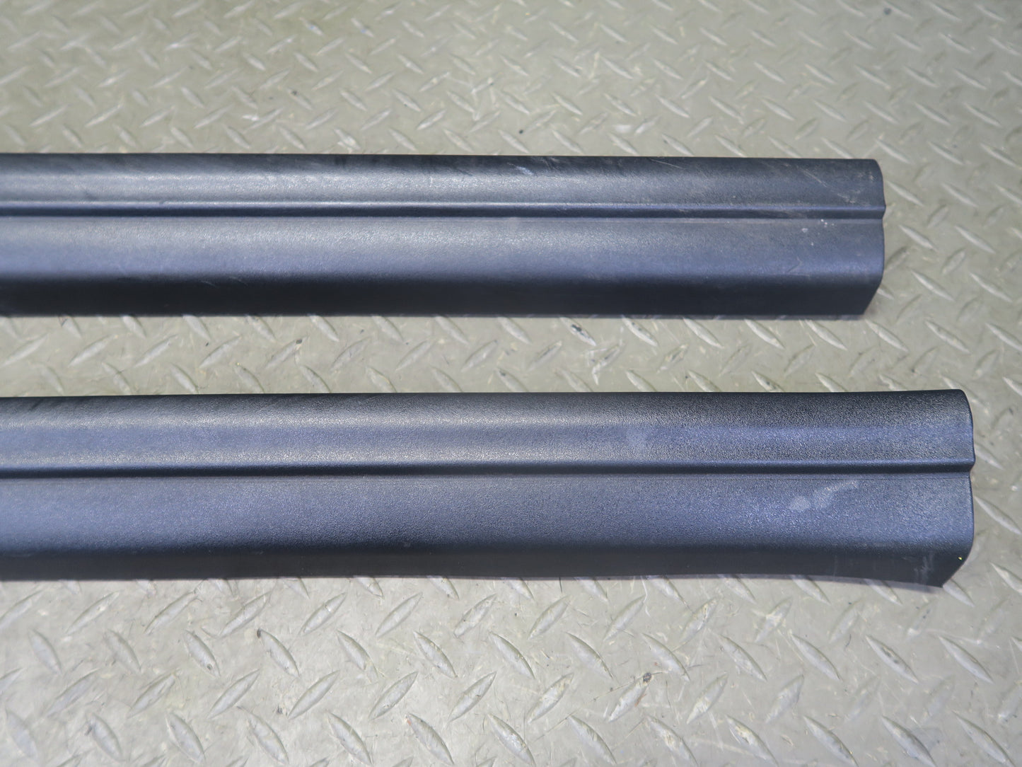 03-08 BMW E85 Z4 Left & Right Inner Door Scuff Sill Plate Trim Cover Set OEM