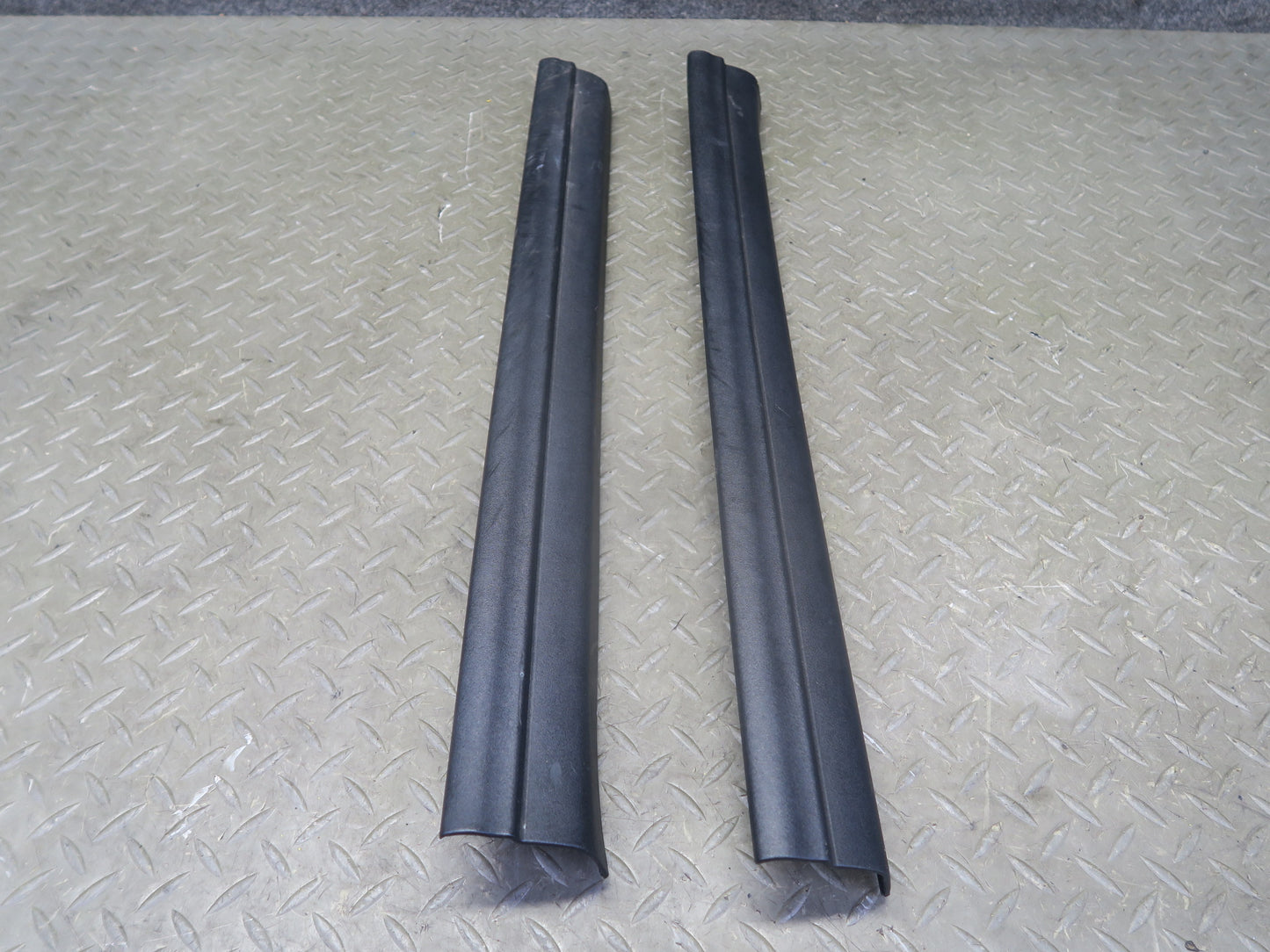 03-08 BMW E85 Z4 Left & Right Inner Door Scuff Sill Plate Trim Cover Set OEM