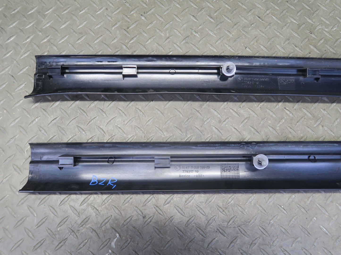 03-08 BMW E85 Z4 Left & Right Inner Door Scuff Sill Plate Trim Cover Set OEM