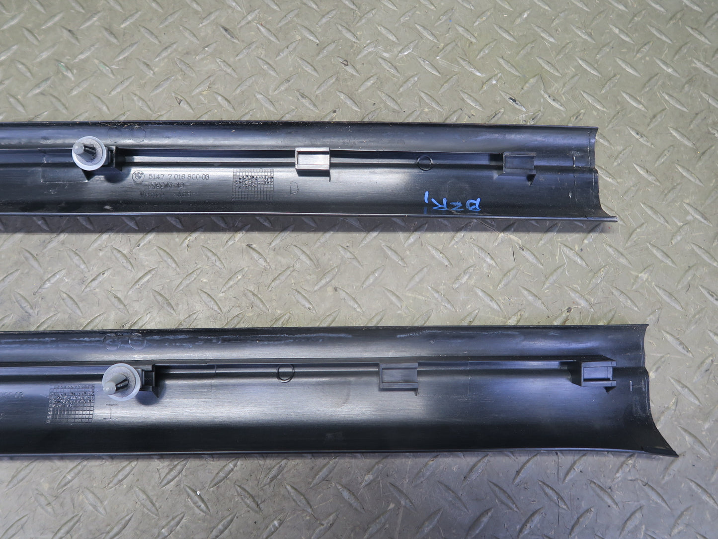 03-08 BMW E85 Z4 Left & Right Inner Door Scuff Sill Plate Trim Cover Set OEM