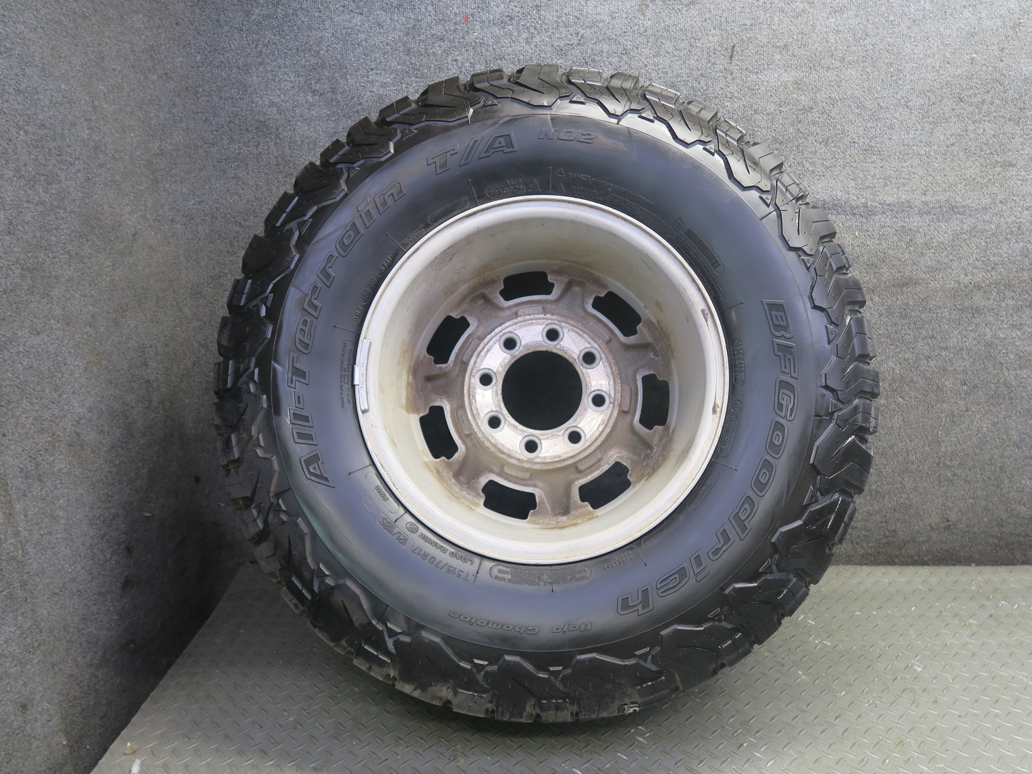 2008-2009 Hummer H2 Spare Tire R17" Wheel 17x8.5J LT315/70
