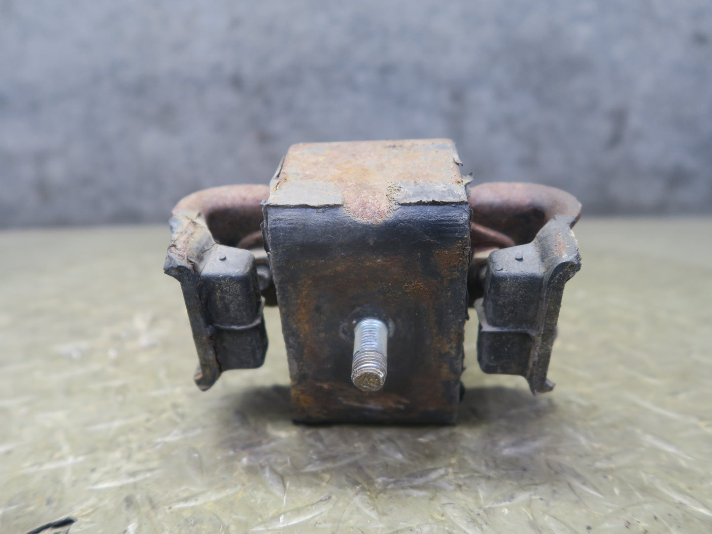 79-83 Datsun 280ZX A/T Set of 2 Left & Right Engine Motor Mount 80K Miles OEM