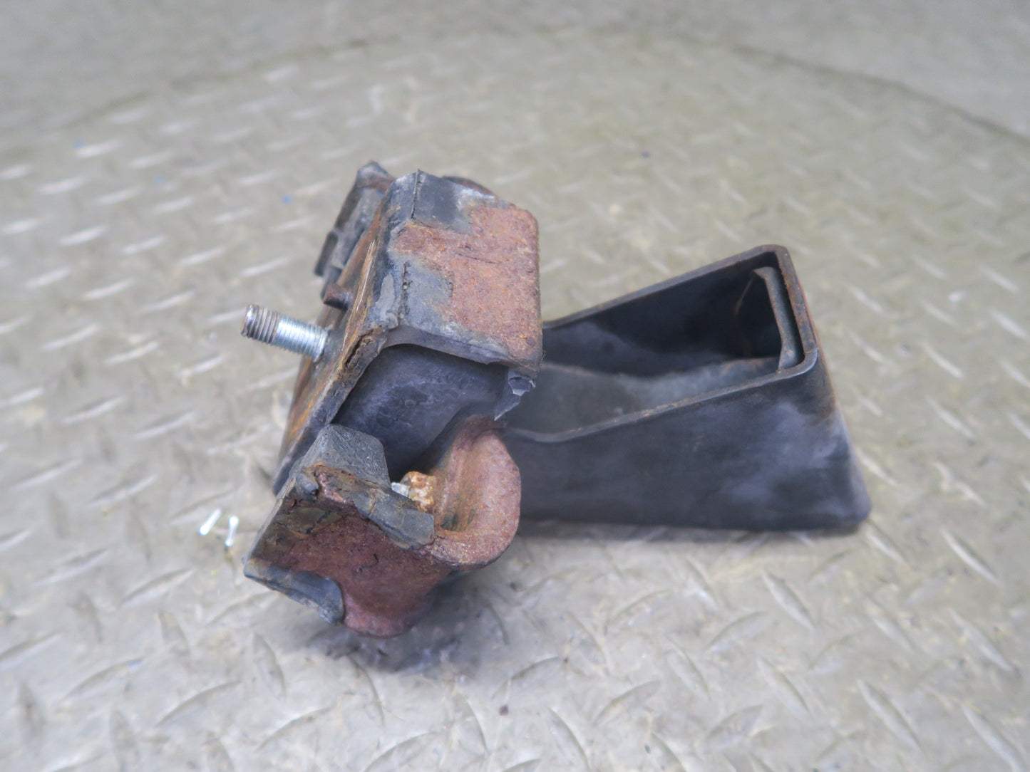 79-83 Datsun 280ZX A/T Set of 2 Left & Right Engine Motor Mount 80K Miles OEM