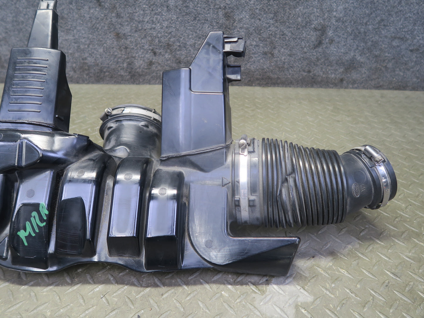 14-19 Range Rover Sport L494 3.0L Air Intake Resonator Duct Hose DPLA-6C700-AA