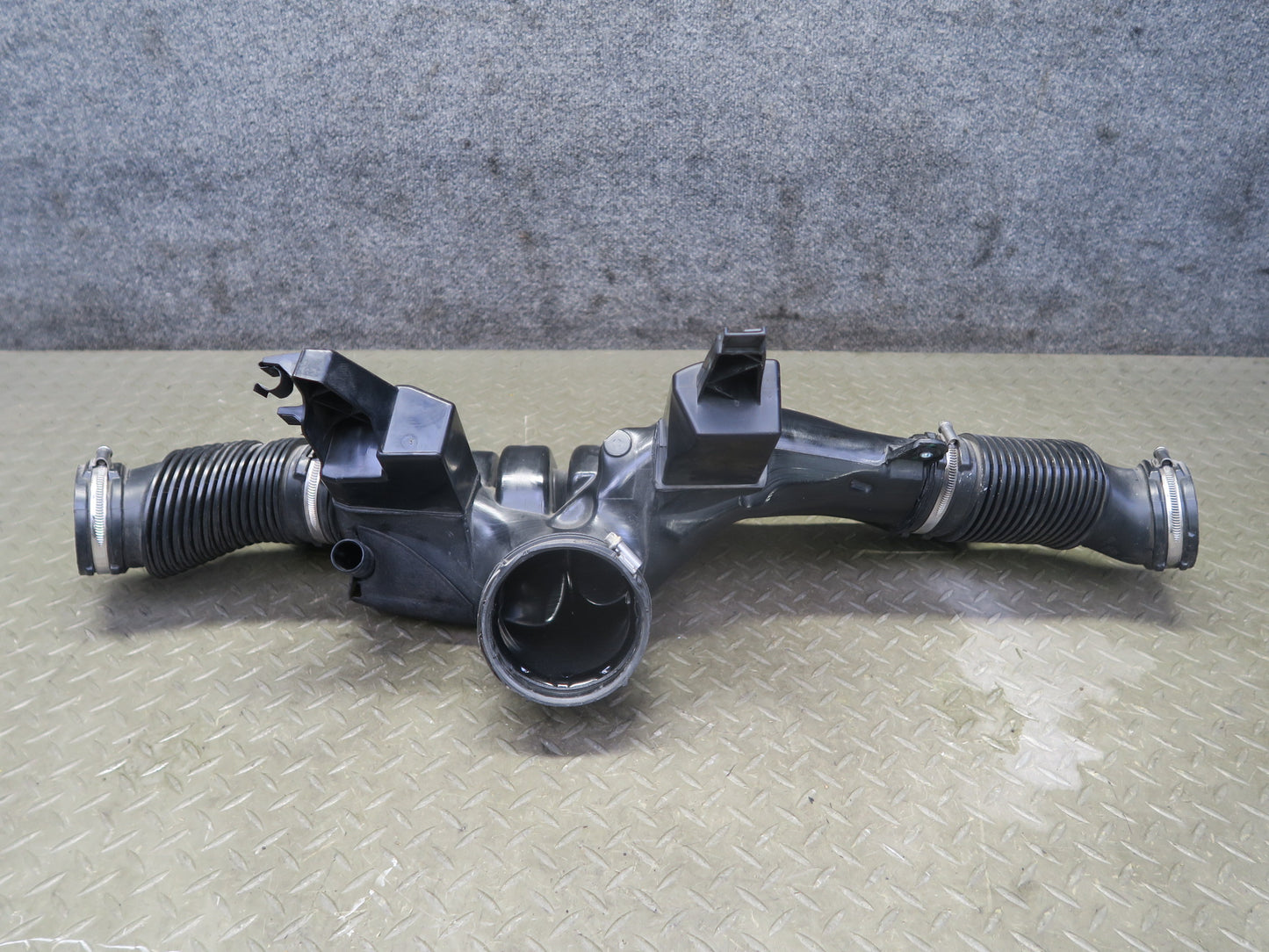 14-19 Range Rover Sport L494 3.0L Air Intake Resonator Duct Hose DPLA-6C700-AA