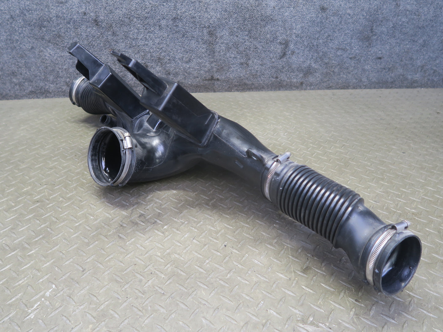 14-19 Range Rover Sport L494 3.0L Air Intake Resonator Duct Hose DPLA-6C700-AA