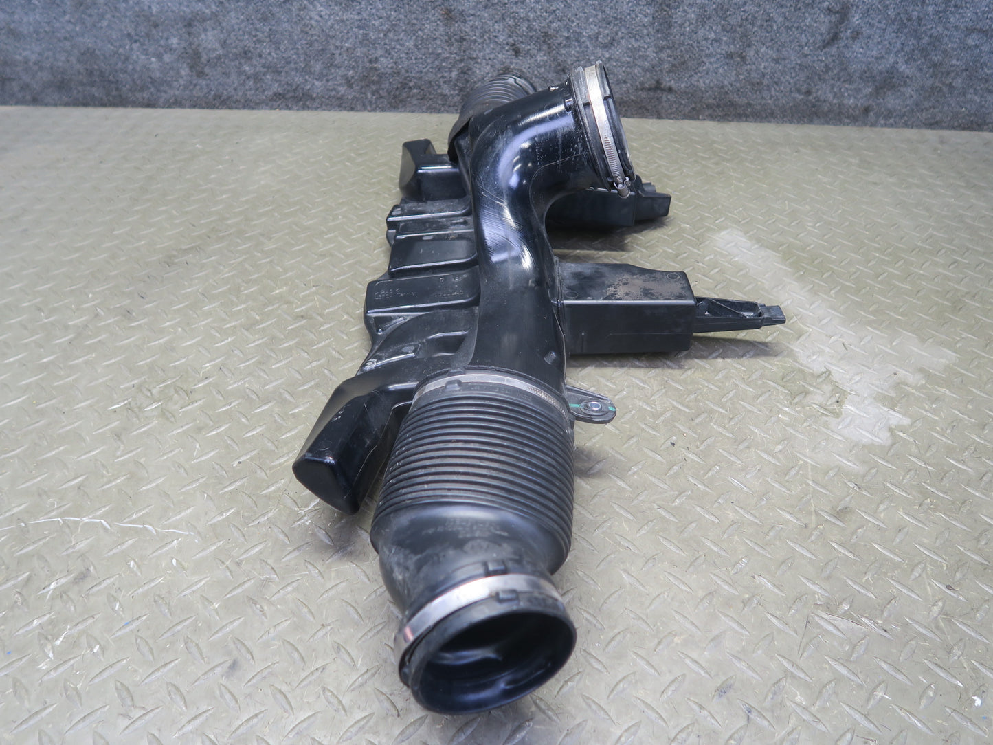 14-19 Range Rover Sport L494 3.0L Air Intake Resonator Duct Hose DPLA-6C700-AA