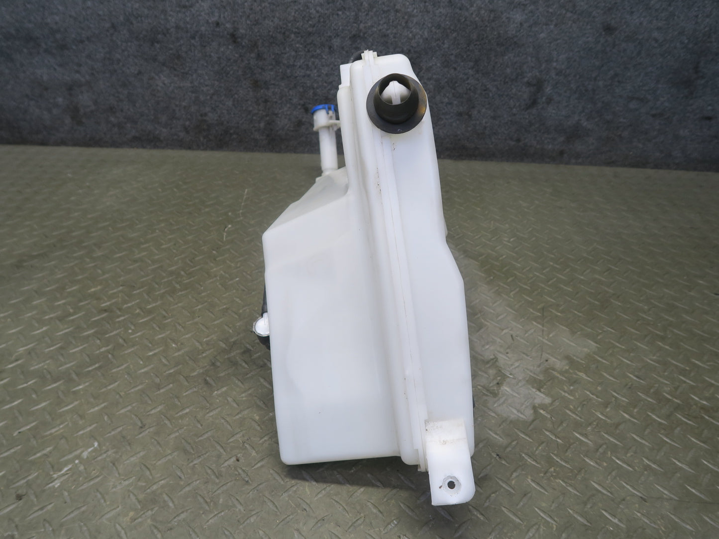 2014-2022 Range Rover Sport L494 Windshield Washer Fluid Reservoir Tank w Pump