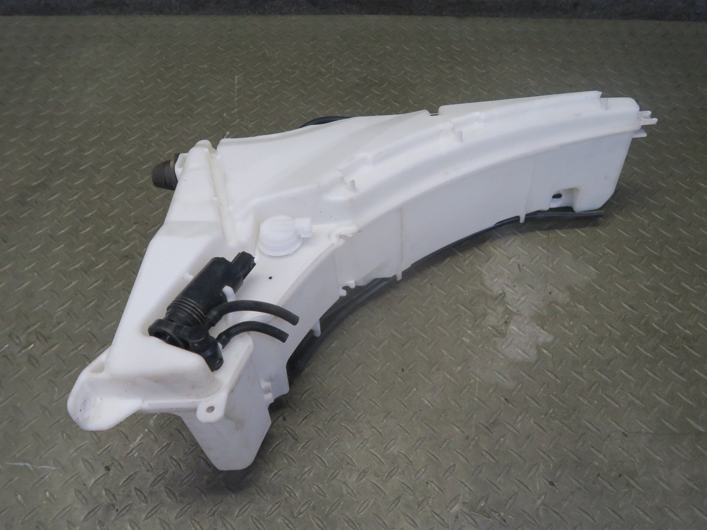 2014-2022 Range Rover Sport L494 Windshield Washer Fluid Reservoir Tank w Pump