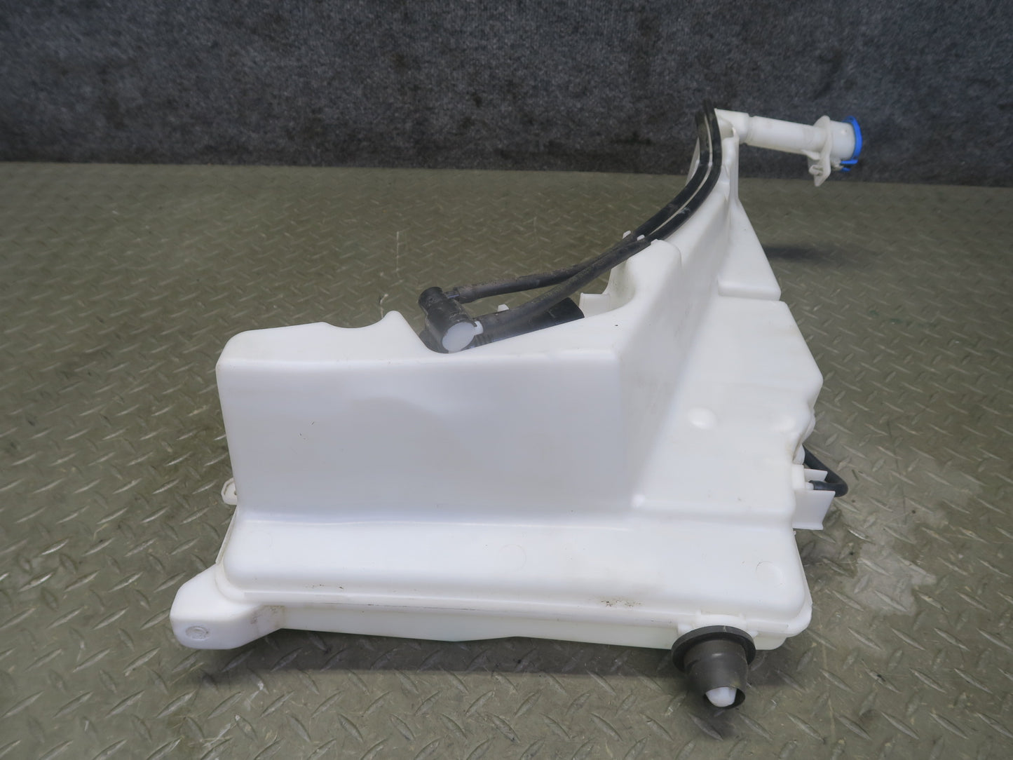 2014-2022 Range Rover Sport L494 Windshield Washer Fluid Reservoir Tank w Pump