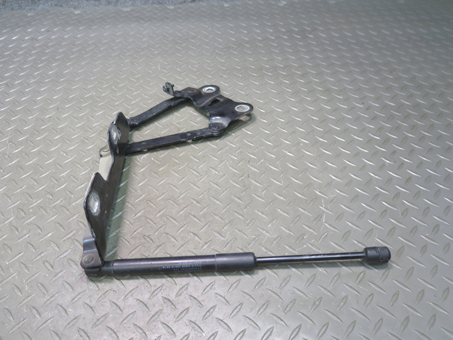 2014-2017 Range Rover Sport L494 Front Hood Hinge Shock Support Set