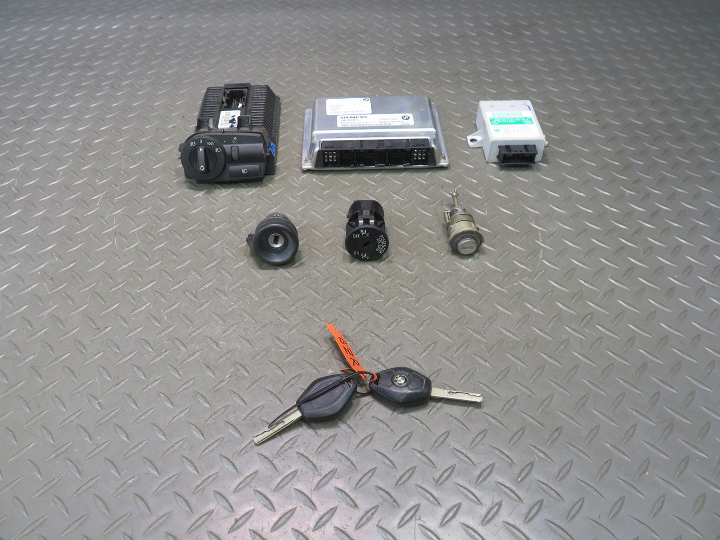 2005 BMW E85 Z4 M54 3.0L  M/T ECU DME Immo Ignition Light Switch Lock KEY Set
