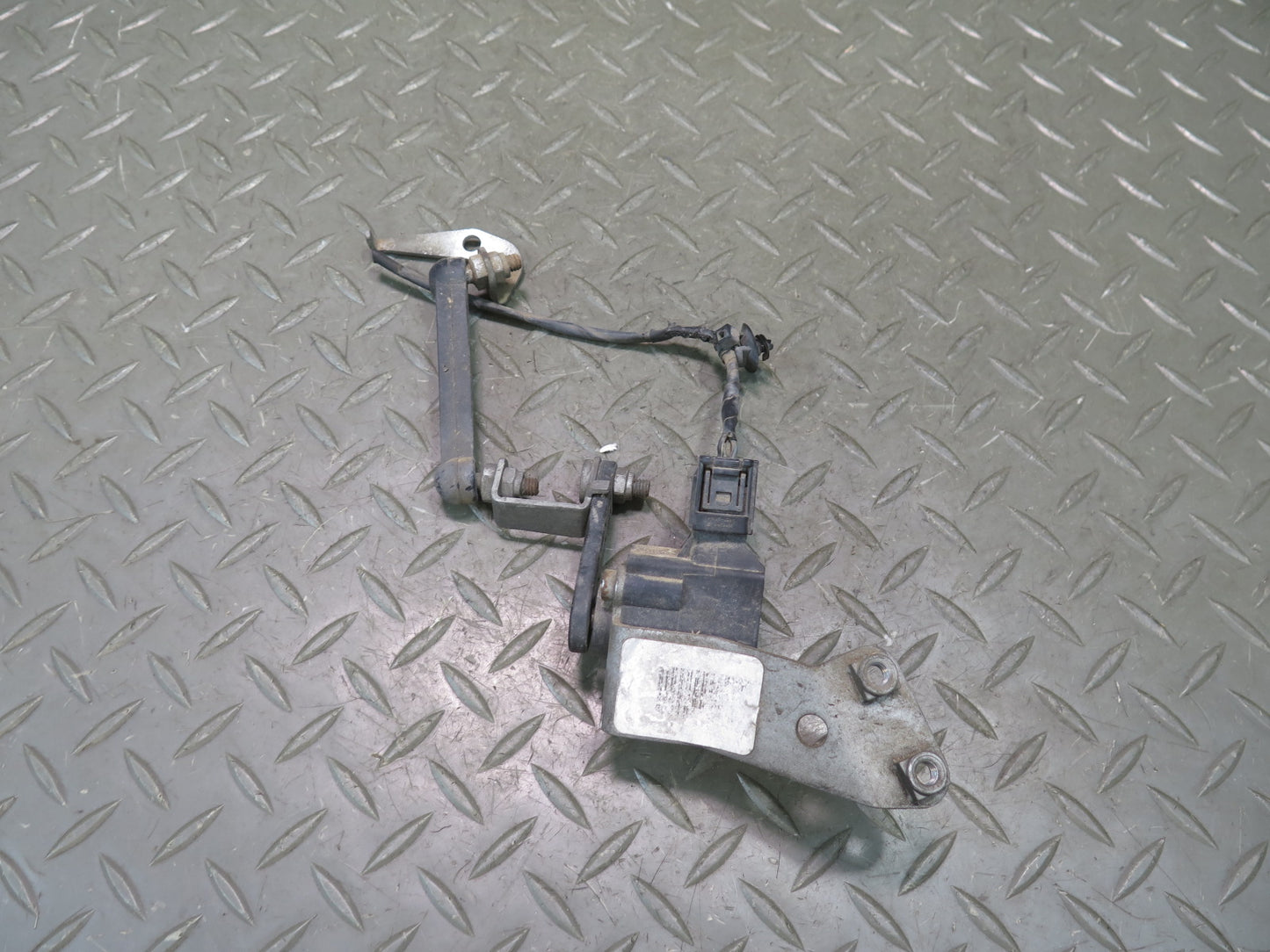 03-08 BMW E85 Z4 Rear Right Suspension Height Level Sensor 1093698 OEM
