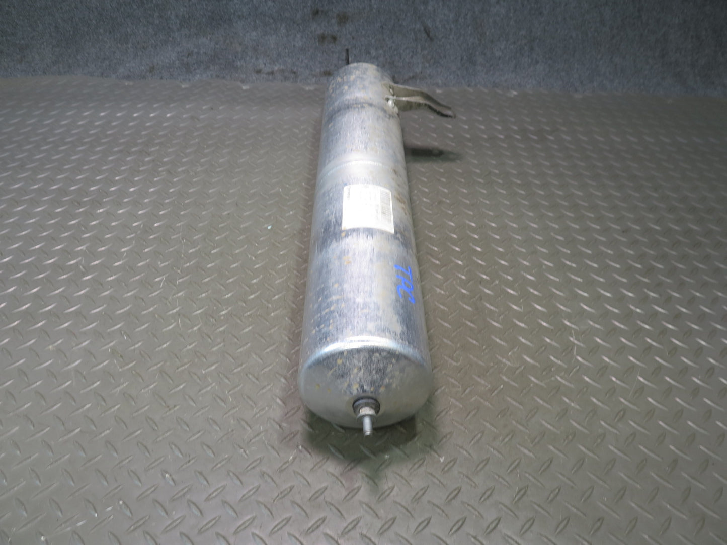 2011-2018 Porsche Cayenne 958 Air Suspension Tank Reservoir 7P0616201A