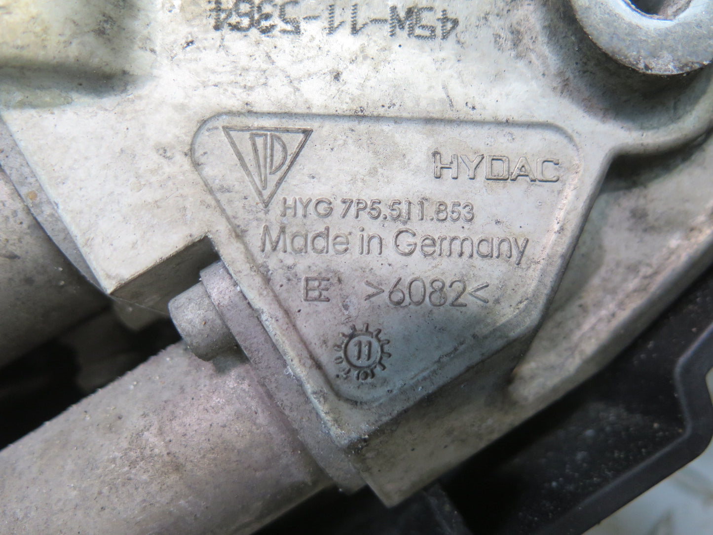 2011-2018 Porsche Cayenne 958 Rear Suspension Self Leveling Valve Block