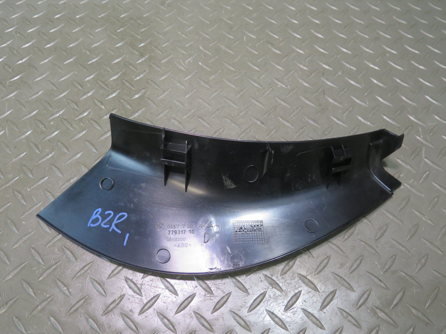 03-08 BMW E85 Z4 Roadster Interior B Pillar Lower Door Sill Trim Panel Set OEM