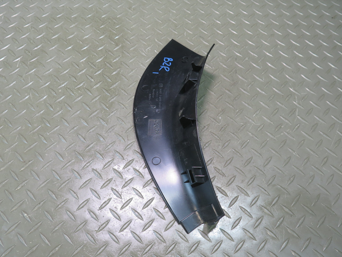 03-08 BMW E85 Z4 Roadster Interior B Pillar Lower Door Sill Trim Panel Set OEM