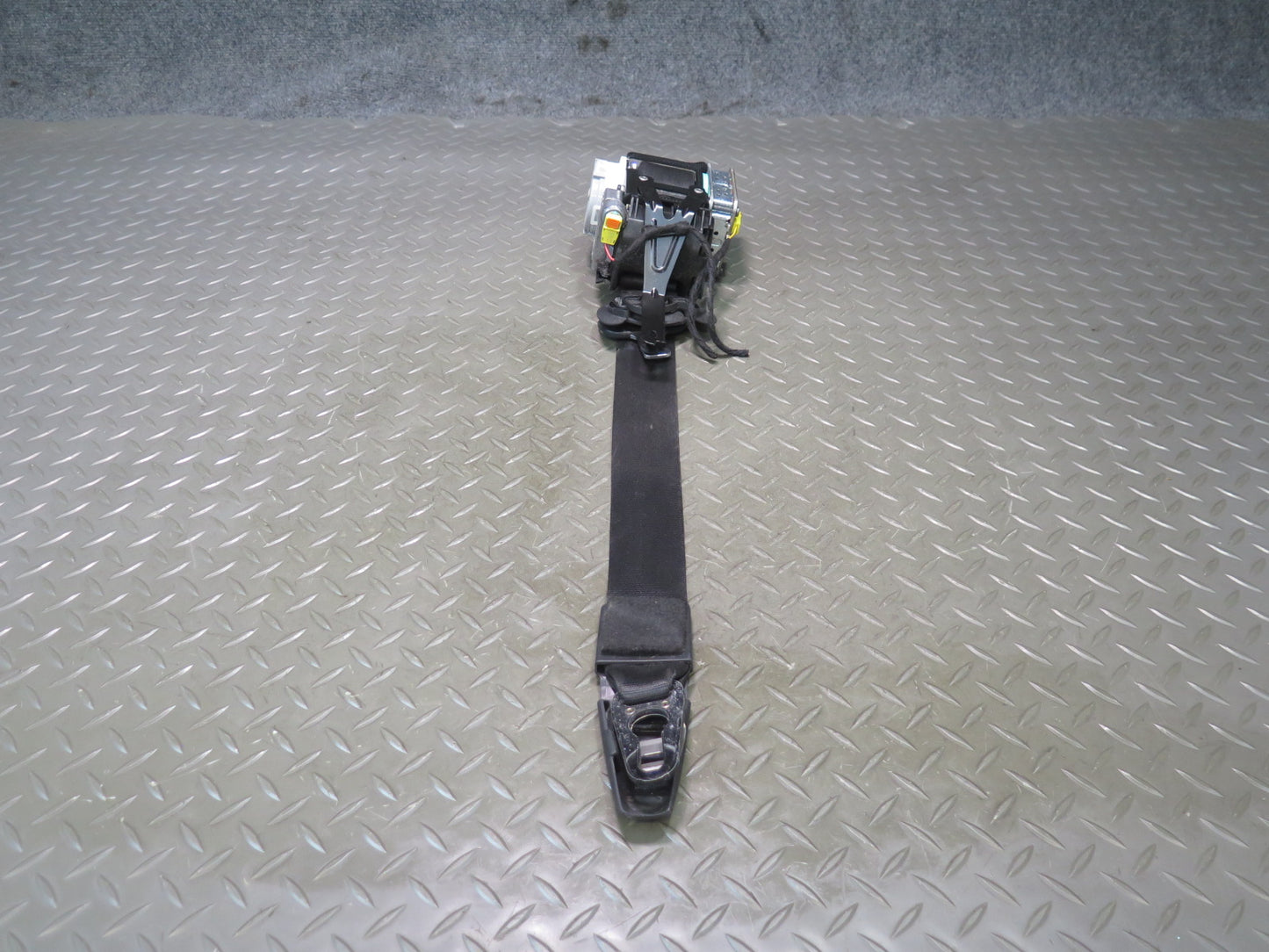 11-18 PORSCHE CAYENNE FRONT LEFT DRIVER SIDE SEATBELT RETRACTOR OEM
