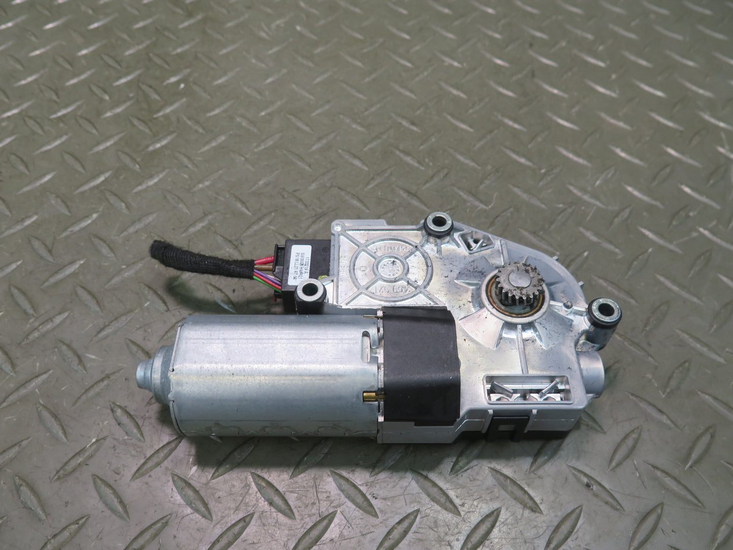 2011-2018 Porsche Cayenne 958 Front Sunroof Motor Drive Unit 7P0959591B